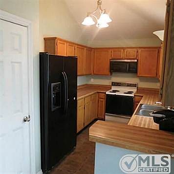2nd image of 1514 Gardenia Dr
