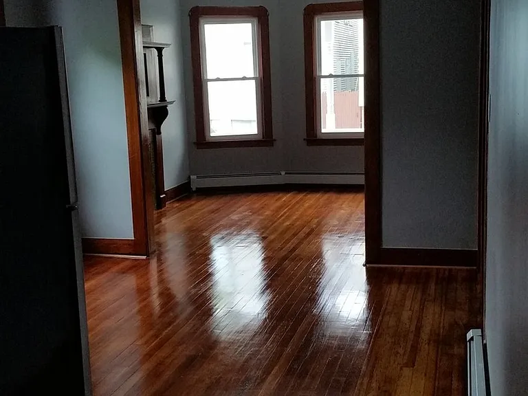 662 State St — Photo 10