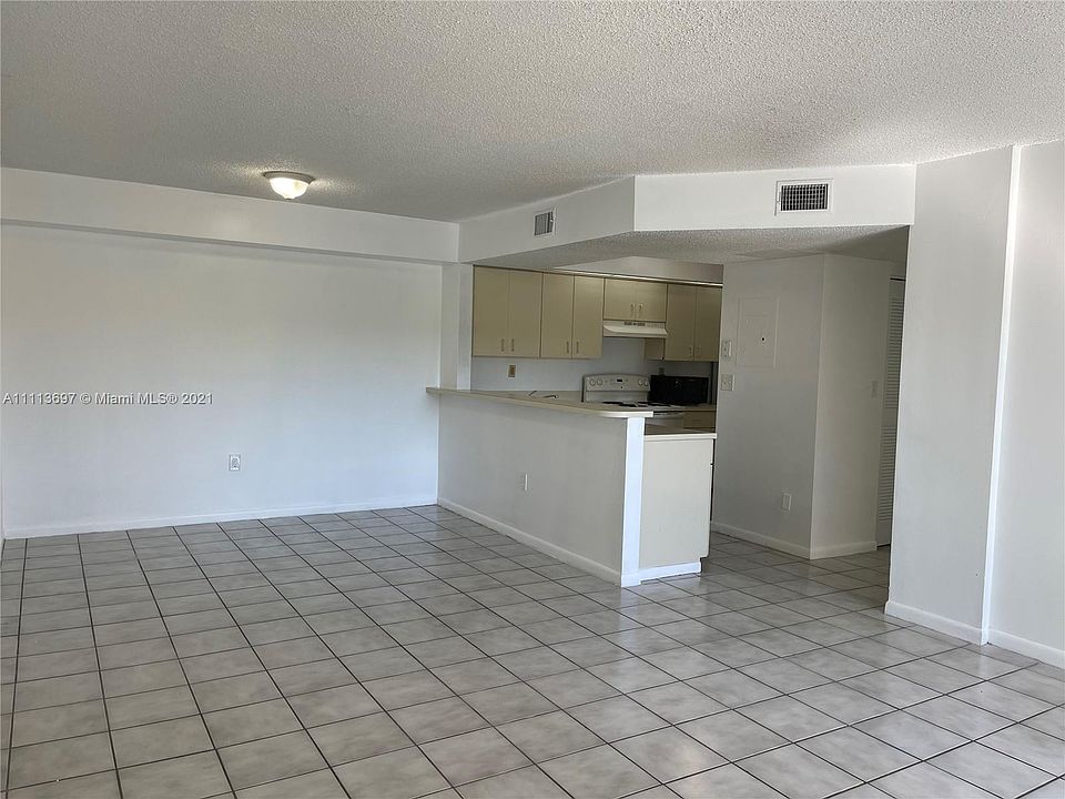 Le Club At Old Cutler Condominiums - 8680 SW 212th St Miami FL | Zillow