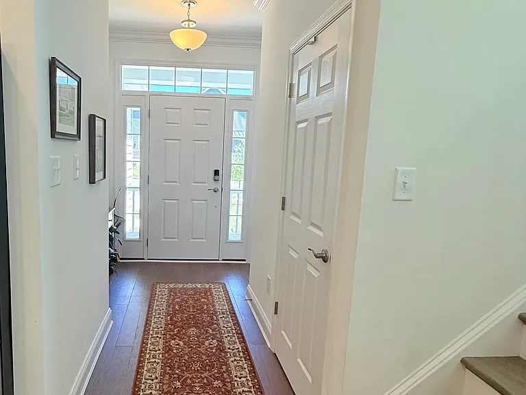Entry/foyer