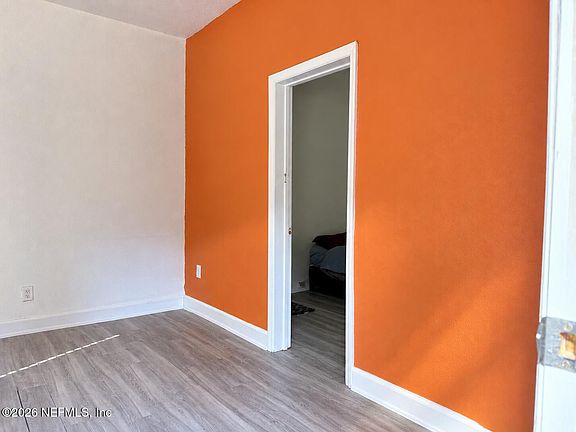 5th image of 921 W 17TH Street