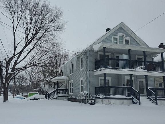 3rd image of 18 Parkway St