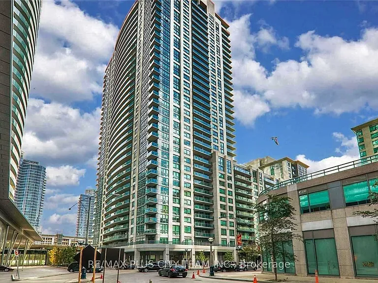 19 Grand Trunk Cres #2907 — Photo 1
