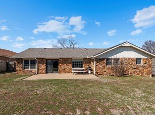 312 Stoneridge Ct, Bartlesville, OK 74006