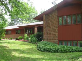 1317 Lacresta Dr, Freeport, IL 61032