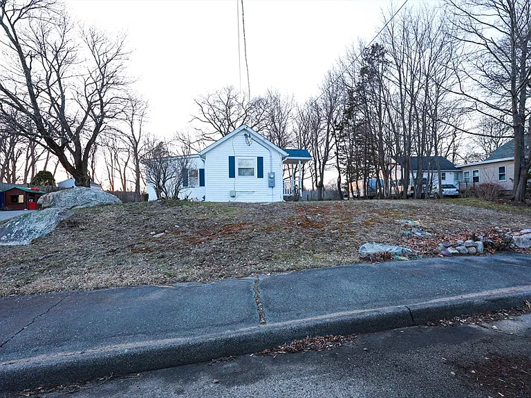 85 Oak St #85 — Photo 8