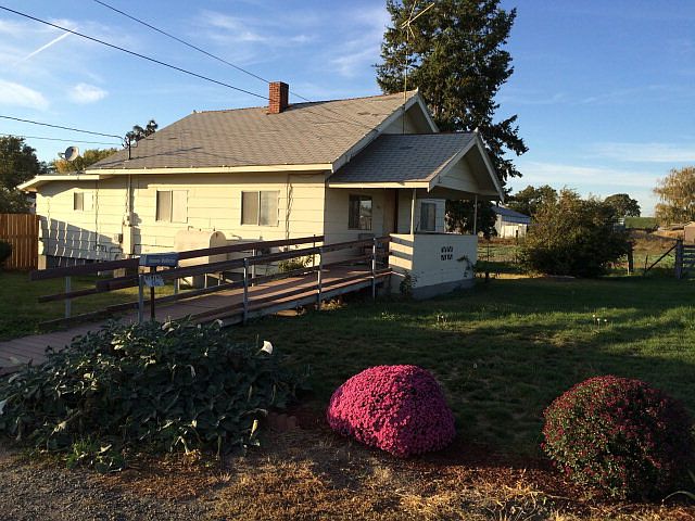 1st image of 841 NE Damson Ave