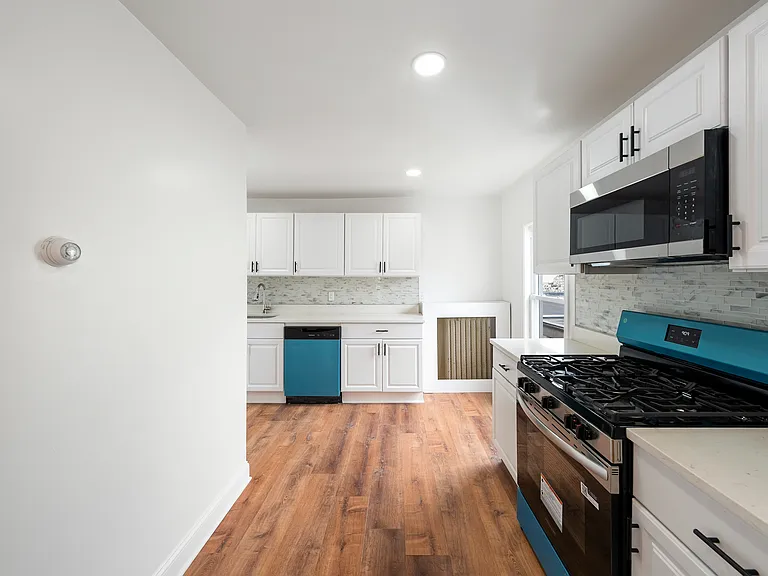 16 Oakes St #2 — Photo 14