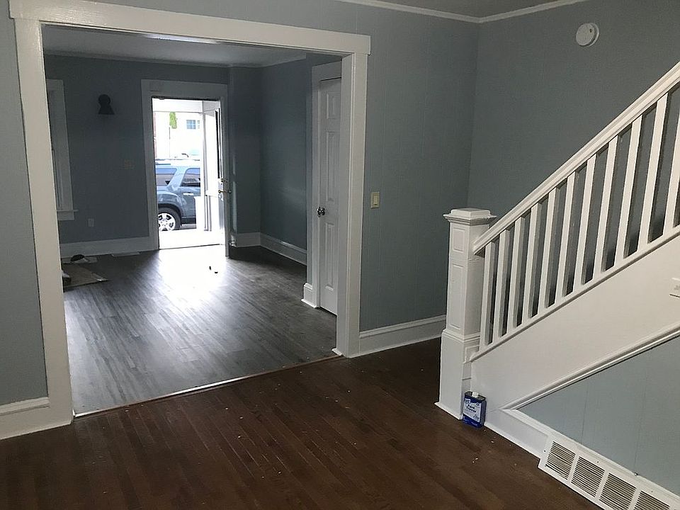 2nd image of 119 Forman St