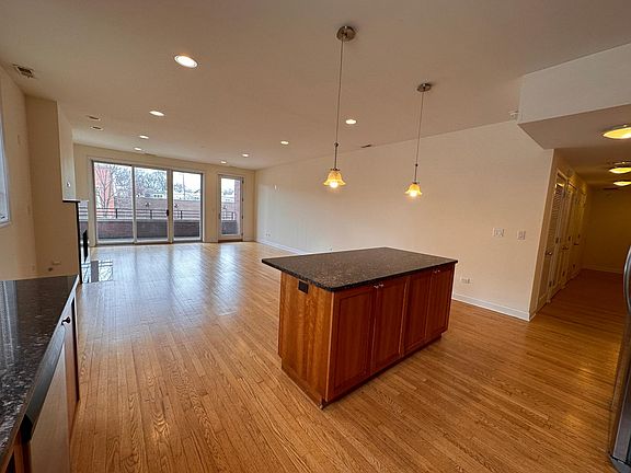 4th image of 1830 N Milwaukee Ave APT 304