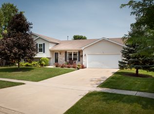 706 Linda Ln, Kingston, IL