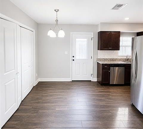 4th image of 114 P St APT A