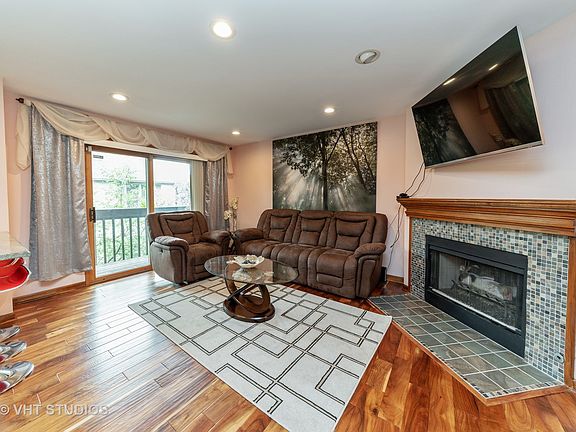 2nd image of 528 Pershing Ave APT H