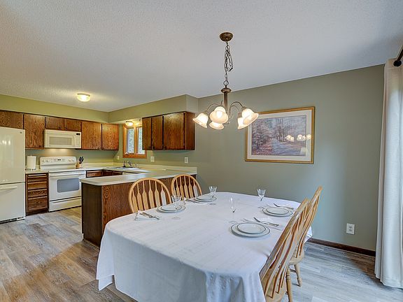 3rd image of 1813 James Pl