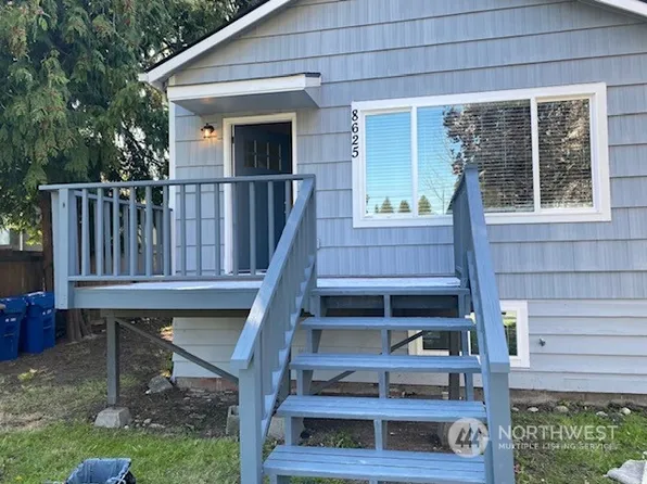 8625 17th Avenue SW, Seattle, WA 98106