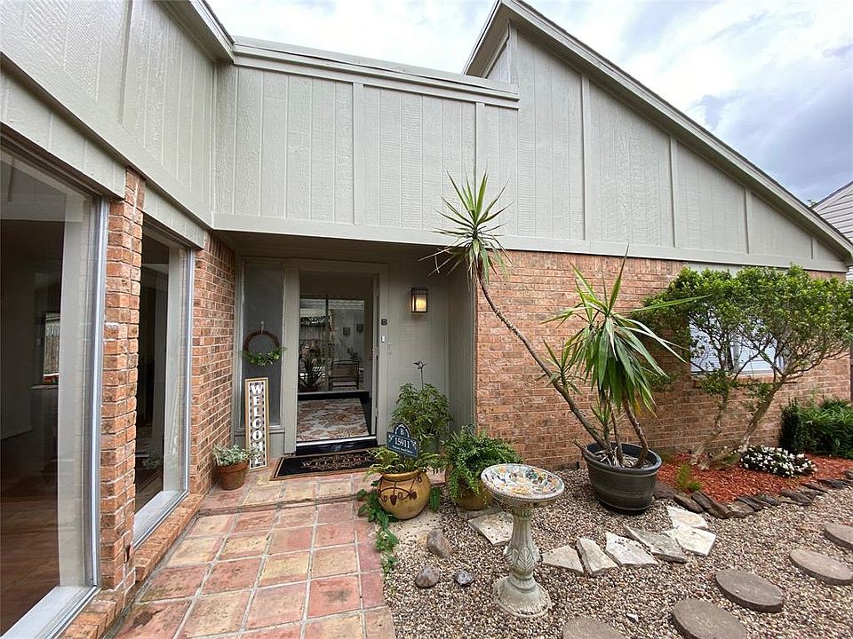 1st image of 15911 Hickory Knoll Dr