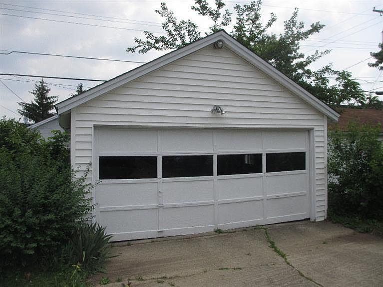 2nd image of 2142 Fauver Ave