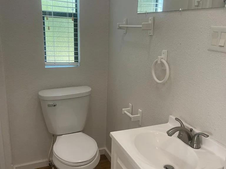 135 Edgehill Dr — Photo 9
