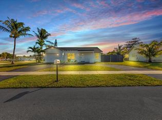 912 Cardinal Pl, Homestead, FL 33035