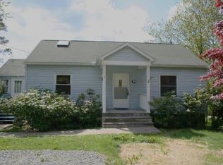 205 Hemlock Grove Rd, Greentown, PA 18426