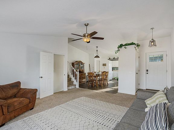 4th image of 1807 Woodland Dr