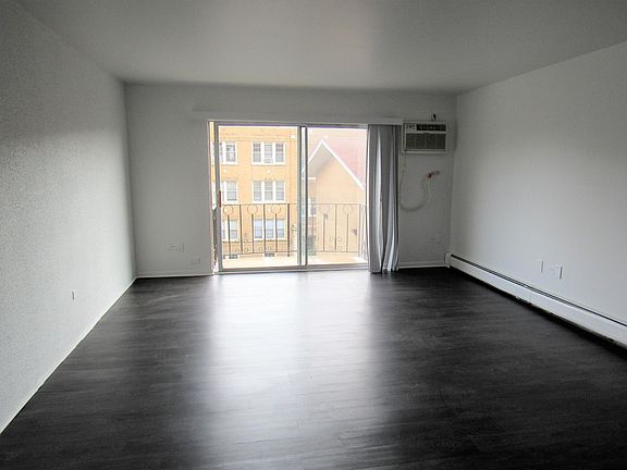 5th image of 524 Des Plaines Ave #205