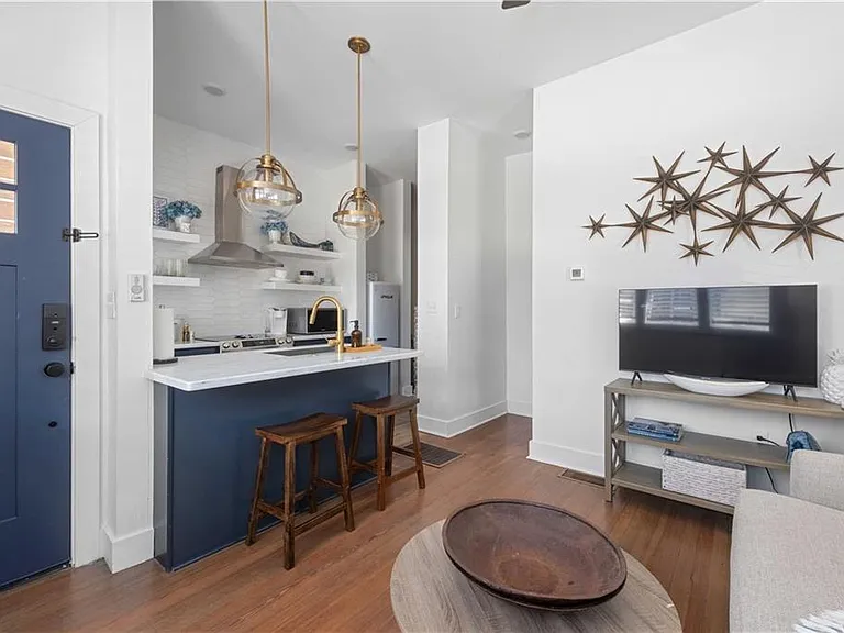538 Winton Ter NE #B — Photo 6