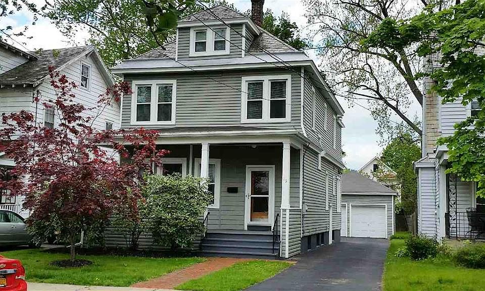 1st image of 15 Forest Ave