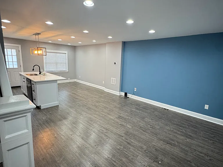 925 Oldham St — Photo 6