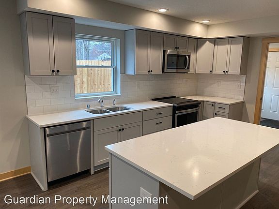 5th image of 1560 Portland Ave #4