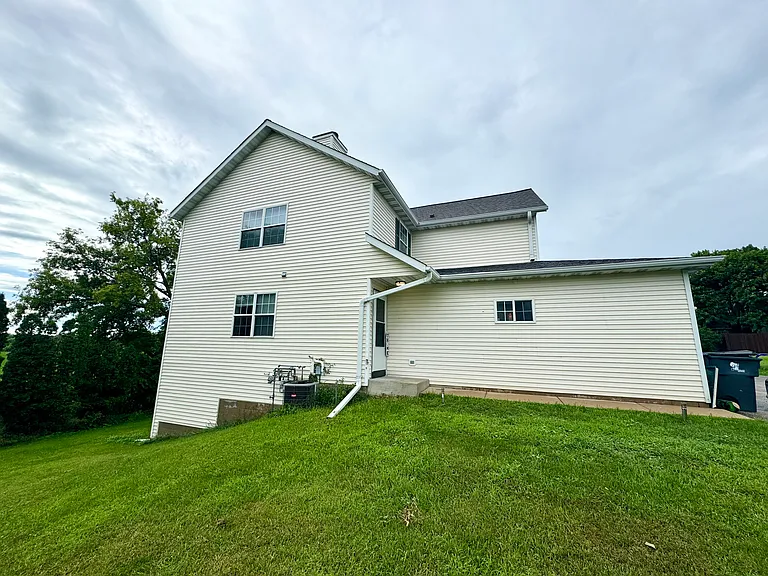 8709 High Rd — Photo 3