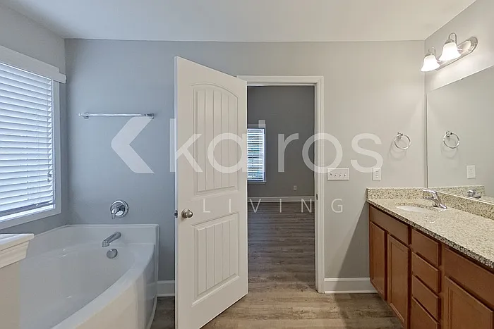 141 Whitton Ct — Photo 19