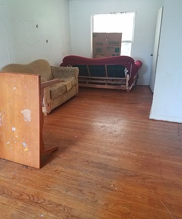 2nd image of 1103 Lovera Blvd