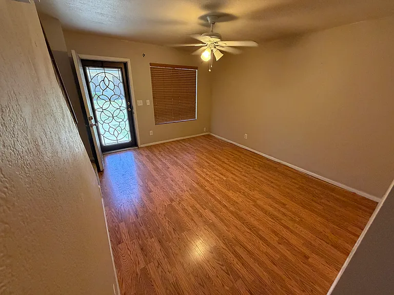909 E Lodge Dr — Photo 27