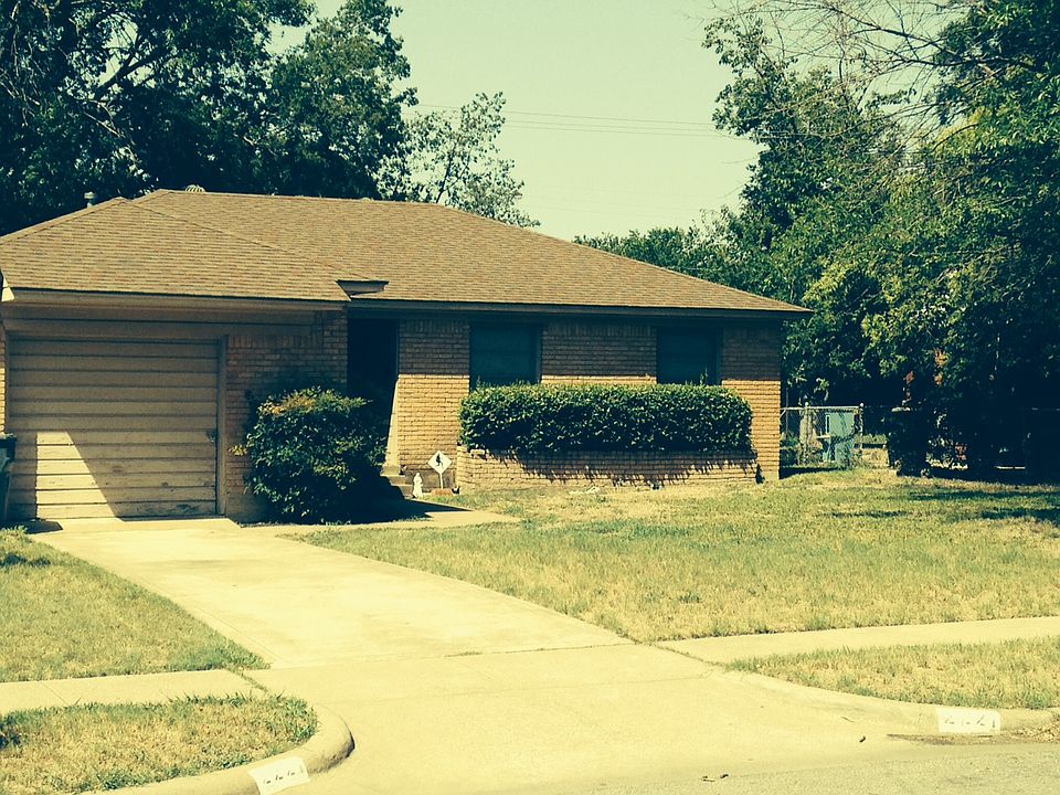2nd image of 2221 Glengariff Dr