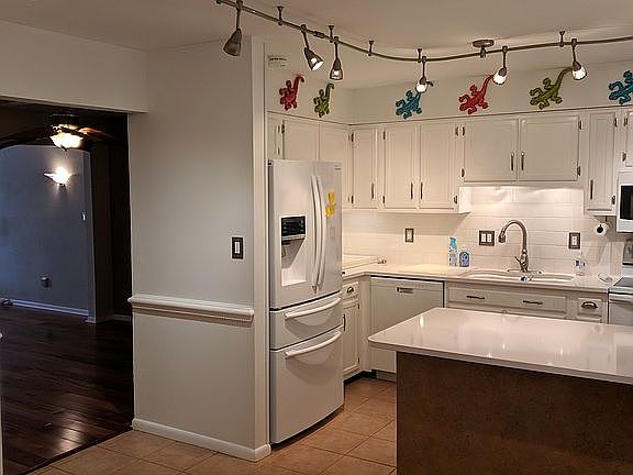2nd image of 2102 Whispering Sands Ln