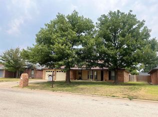 2408 Magan St, Plainview, TX 79072