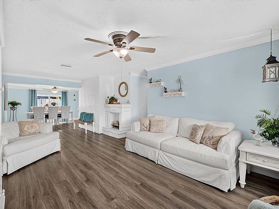 3rd image of 1131 NE 3rd Street