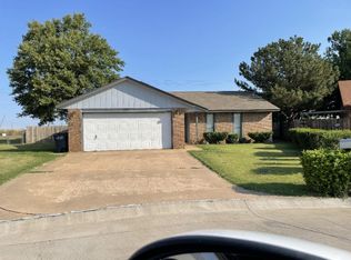 132 Greenleaf Ct, Enid, OK 73703