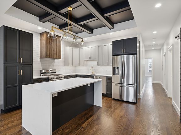 2nd image of 1516 N Milwaukee Ave Unit 2