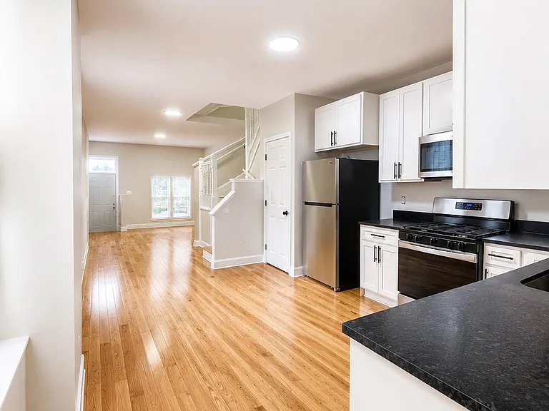 2501 E Fayette St — Photo 1