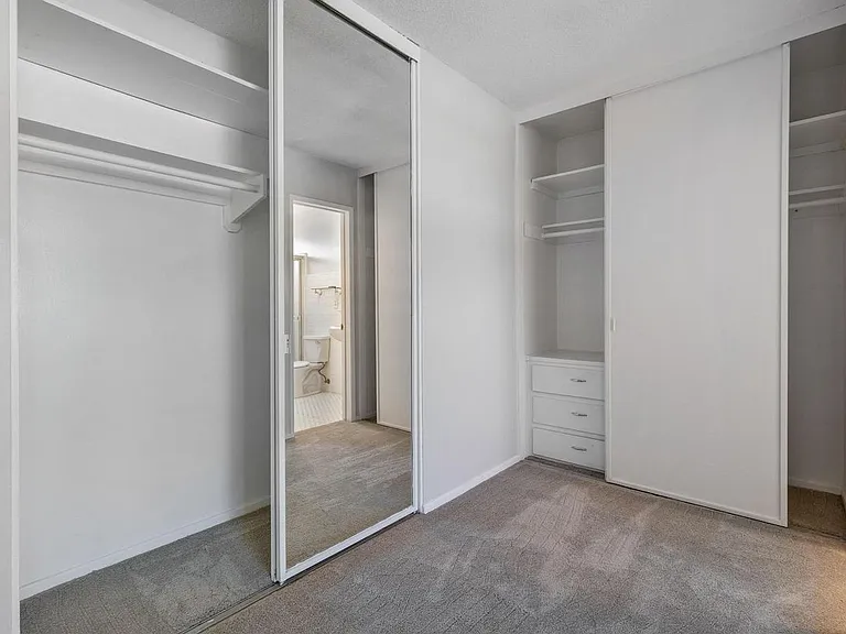 2033 E 3rd St #3K — Photo 6