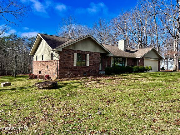 2nd image of 214 Snead Dr