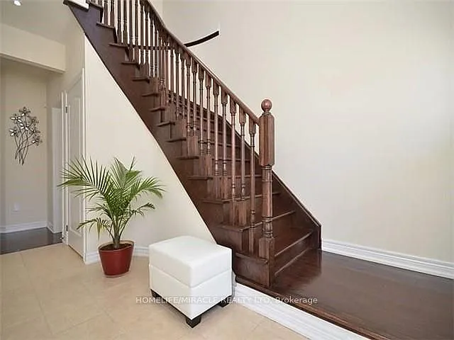 19 Lisson Cres — Photo 10