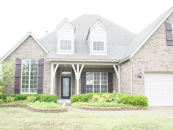 NEW ROOF! NEW PAINT!