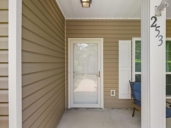 5th image of 253 Nelly St