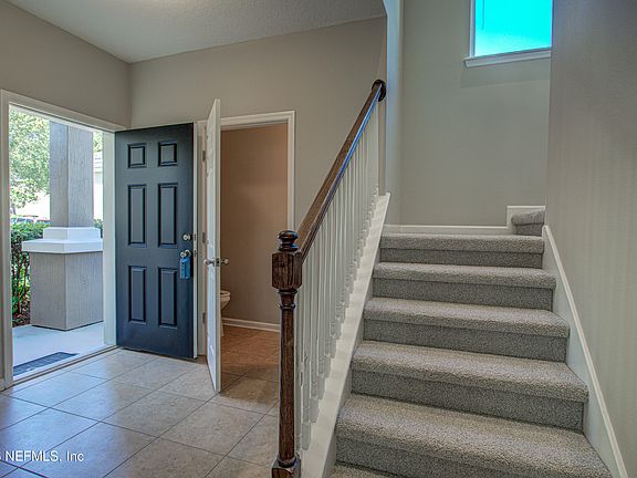 4th image of 40 HOWLAND Drive