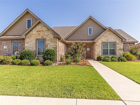 3rd image of 518 Mossy Oak Dr