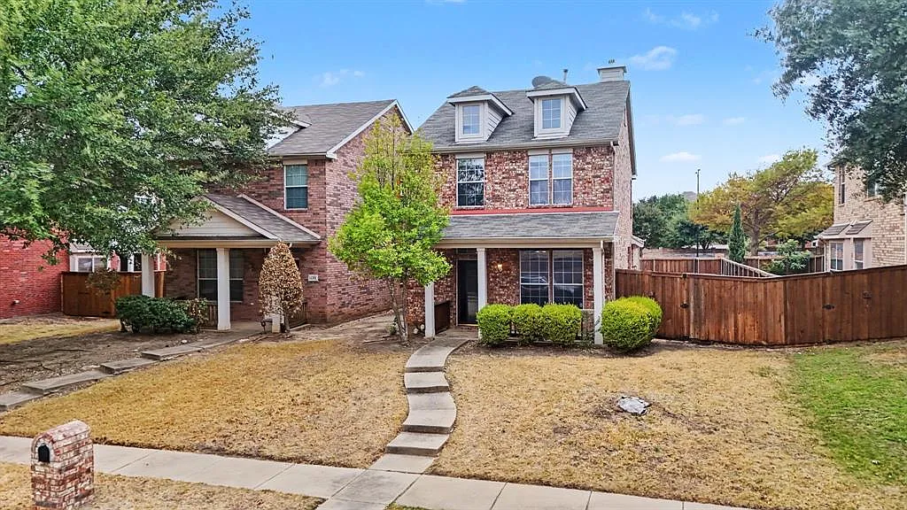 2 bed, 1.5 bath, 1290 sqft, $2,150 — Photo 2