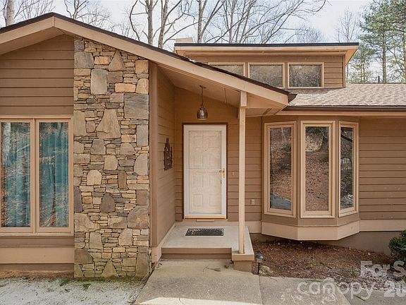 2nd image of 100 Ridgeview Dr